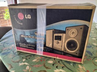Minicadena LG LX-U251 con altavoces