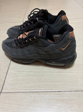 Nike Air Max Central Cee Negro Dorado