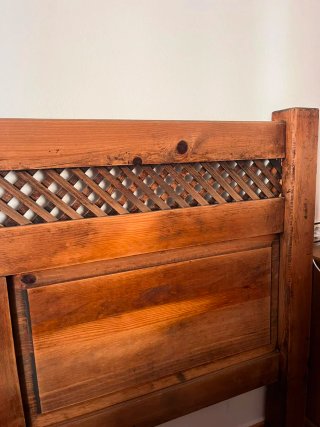 Cabecero grande de madera maciza de estilo rústico