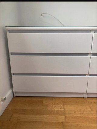 Cómoda de madera para dormitorio