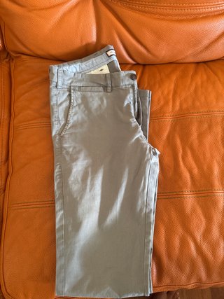 Pantalones chinos grises
