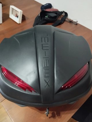 Baúl para moto negro