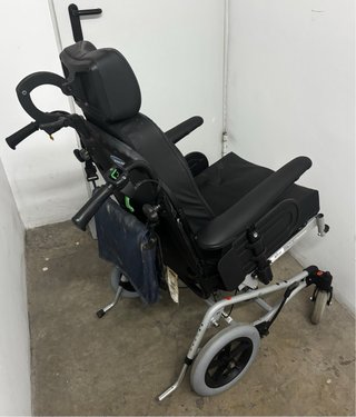 Silla de ruedas basculante de posicionamiento