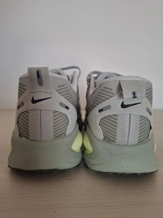 Nike Vomero 18 Talla 42 A ESTRENAR