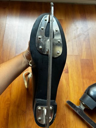Patines de hielo de cuero negro. Talla 41. Vintage