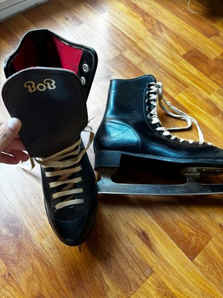 Patines de hielo de cuero negro. Talla 41. Vintage