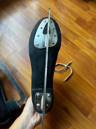 Patines de hielo de cuero negro. Talla 41. Vintage