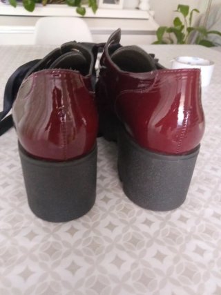 Zapatos charol negros y rojos