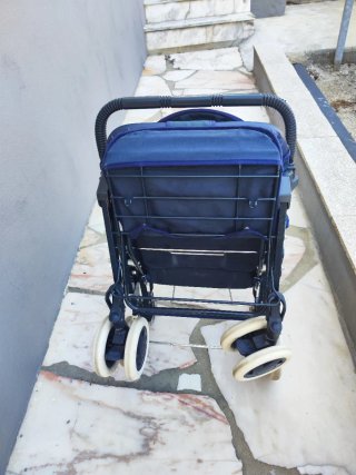 Carrinho de bebé dobrável azul