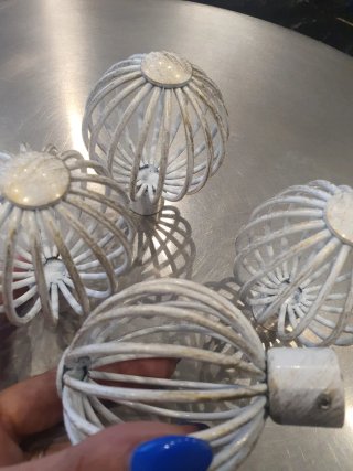 Bolas decorativas blancas (4 unidades)