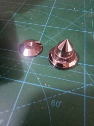 Puntas desacoplo altavoces y subwoofers