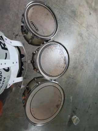Set di tamburi con imbracatura