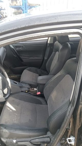 97227 5202102230 refuerzo paragolpes toyota auris