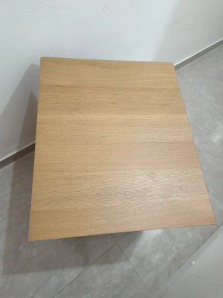 Mesita de noche de madera