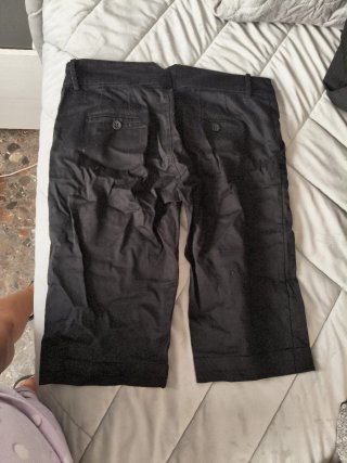 Pantalón corsario negro Stradivarius