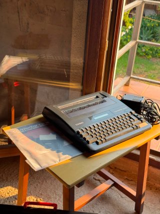 Máquina de escribir electrónica Casio CW-16