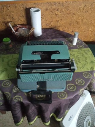 Máquina de escribir Olivetti Lettera 32 Vintage