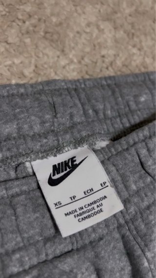 Pantalón chándal Nike gris