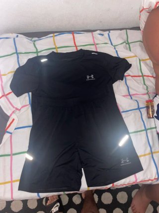 Conjunto Under Armour Negro Camiseta y Pantalón