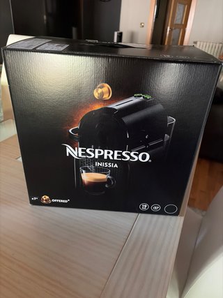 Cafetera Nespresso Inissia Negra