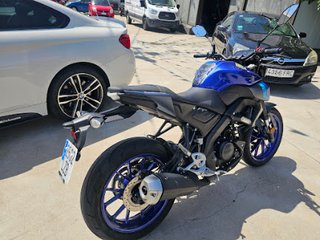 YAMAHA MT125
