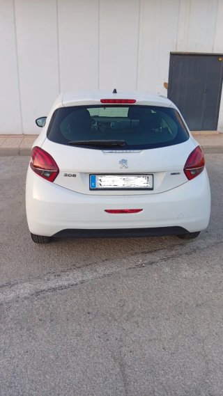 Peugeot 208 2016
