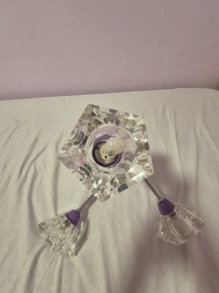 Lámpara de techo morada dormitorio