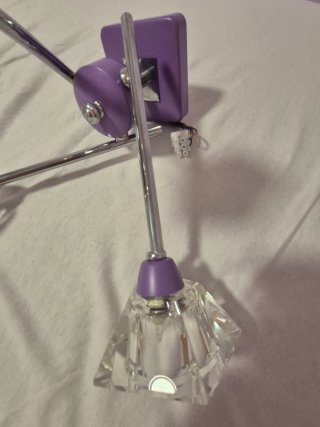 Lámpara de techo morada dormitorio
