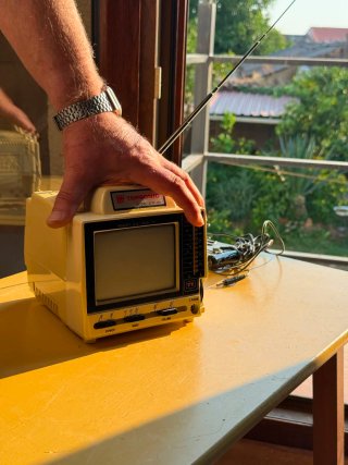 Mini TV Topsonic 12V Camping