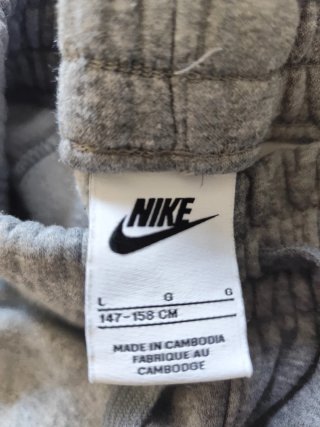 Pantalón largo Nike gris