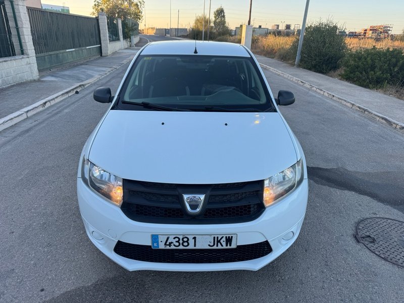 Dacia Logan 2015 - foto 1