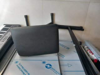 Tastiera con sgabello