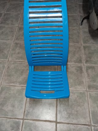 Conjunto de dos sillas  de plástico para playa,