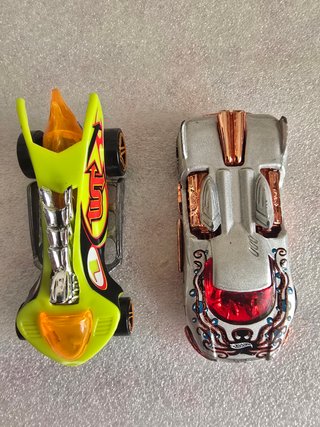 Due Macchinine Hot Wheels