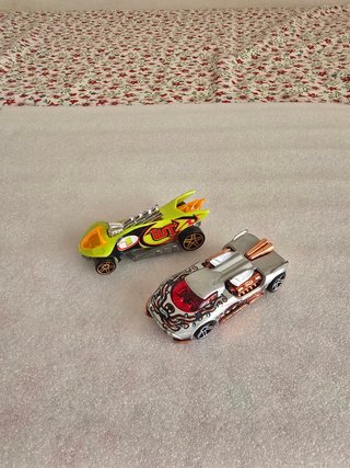 Due Macchinine Hot Wheels