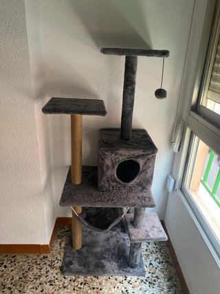 Árbol rascador para gatos con hamaca