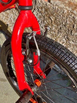 Bicicleta BMX B'Twin 320 Roja