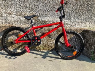 Bicicleta BMX B'Twin 320 Roja