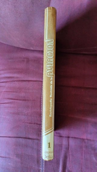 Libros sobre aviación.