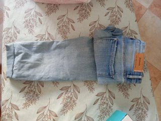 Pantalón vaquero pitillo Stradivarius Talla L