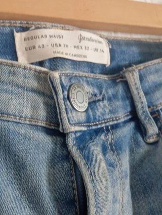Pantalón vaquero pitillo Stradivarius Talla L