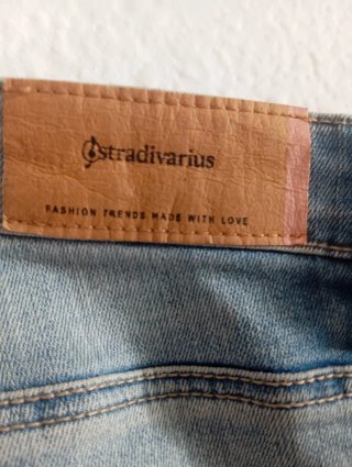 Pantalón vaquero pitillo Stradivarius Talla L