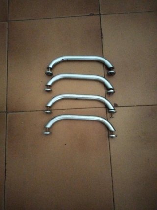 Manetas de armario plateadas