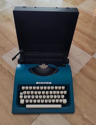 Máquina de escribir Underwood 115