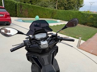 Aprilia SR GT 125 Negra