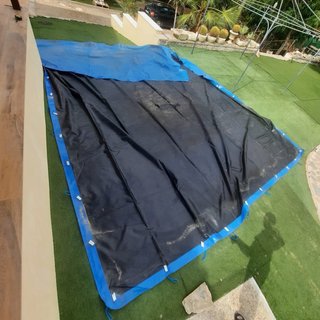 Se vende Lona para piscina azul en perfecto estado