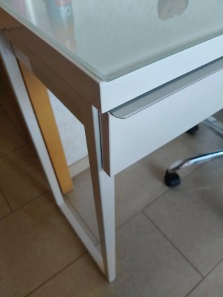 Mesa escritorio blanca cristal y metal altura