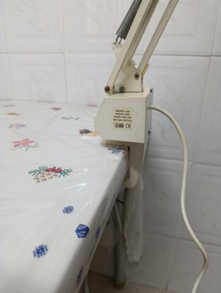 Lupa con brazo articulado
