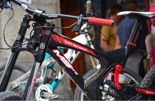 Bicicleta de Descenso Intense M9 Fro