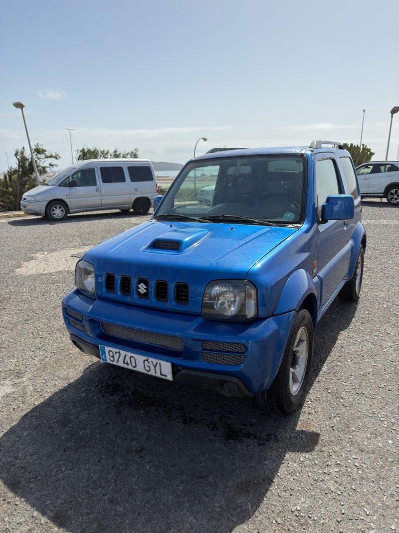 Suzuki Jimny 2010 - foto 1